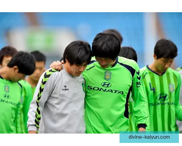 亚冠联赛东亚区小组赛迎来激烈角逐，各队表现逐渐提升